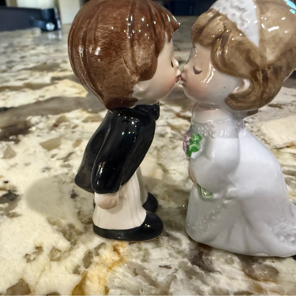 Vintage Ceramic Napcoware  Bride and Groom Kissing Cake Topper.